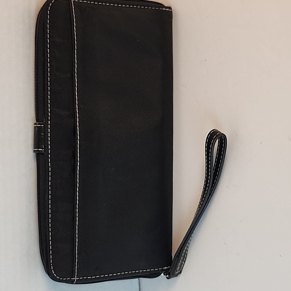 Loft- travel wallet/portfolio/passport holder - Picture 3 of 9